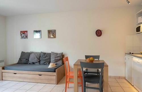 Saumur House | Lovely apartment in villa for 3 people with internet, pool, TV, terrace and pets allowed