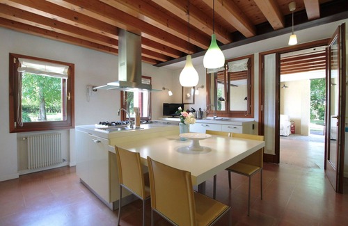 Silea House | Lovely apartment in villa for 4 guests with WIFI, A/C, pool and patio