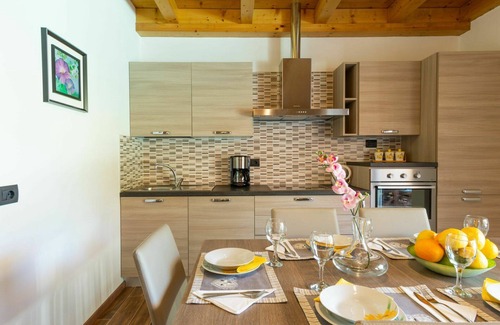 Colico Piano House | Lovely apartment in villa for 6 guests with WIFI, pool, TV and terrace