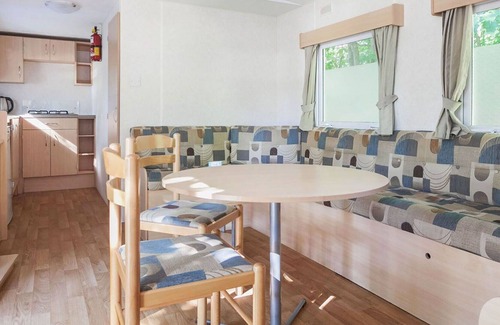 Municipality of Arnhem House | Lovely apartment in villa for 4 guests with WIFI, pool, TV, terrace, pets allowed and parking