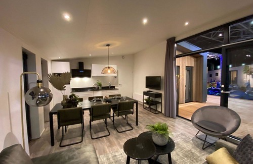 Municipality of Arnhem House | Lovely apartment in villa for 6 guests with WIFI, pool, TV and terrace
