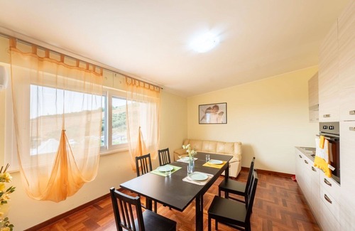 Citta Sant'Angelo Villa | Lovely apartment in villa with A/C, WIFI, pool, TV, patio, pets allowed and panoramic view