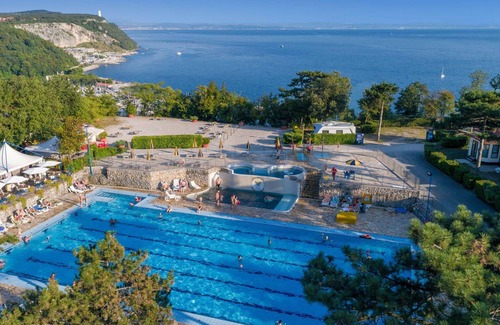 Duino-Aurisina House | Lovely apartment in villa for 4 people with WIFI, pool, A/C, TV and terrace