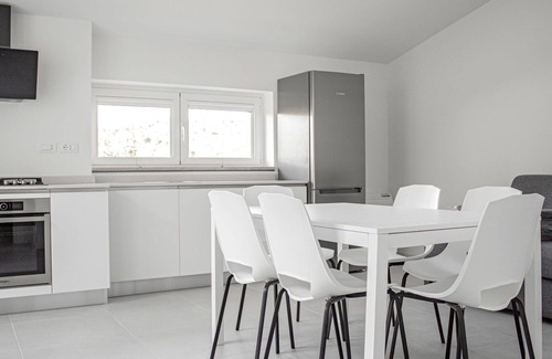Sistiana House | Lovely apartment in villa for 6 guests with WIFI, pool, A/C, TV and terrace