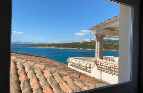 Baia Caddinas Apartment | Lovely apartment for 6 guests with WIFI, pool, A/C, TV, terrace and pets allowed