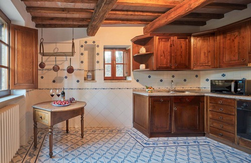 Umbertide Villa | Lovely apartment in villa for 7 people with WIFI, A/C, pool, TV, patio and panoramic view
