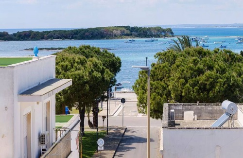 Province of Lecce Apartment | Lovely apartment with A/C, WIFI, TV, terrace, pets allowed, panoramic view and parking