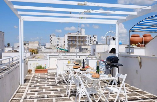 Province of Lecce Apartment | Lovely apartment with A/C, WIFI, TV, terrace, pets allowed, panoramic view and parking