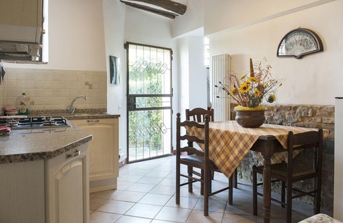 San Gimignano Apartment | Lovely apartment for 4 guests with A/C, WIFI, pool, pets allowed and panoramic view