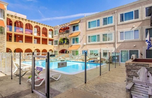 North Pacific Beach Condo | Lovely beach condo with premium amenities!