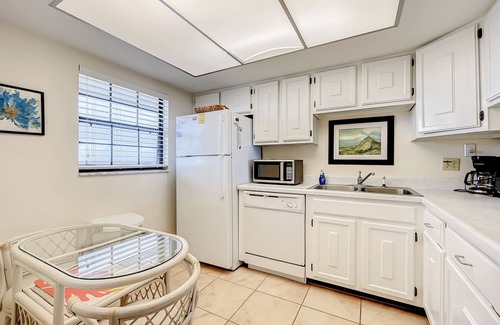 New Smyrna Beach Condo | Lovely beachfront, corner unit overlooking pool and clubhouse ~ HA501