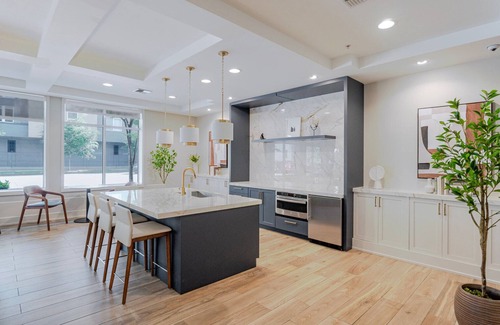Northwest Bellevue Apartment | Lovely Bellevue 1BR w/W/D, Gym & Lounge nr Downtown Park, by Blueground