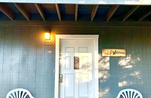 Cloudcroft Cabin | Lovely Cabin with Hot Tub on outskirts of Cloudcroft