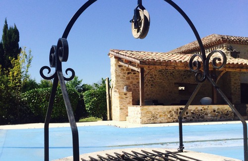 Paulhiac House | LOVELY, COMFORTABLE STONE VACATION HOME IN QUIET LOCATION WITH PRIVATE POOL