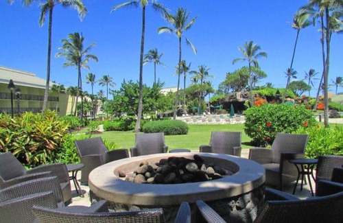 Hanamaulu Condo | Lovely condo on third floor with amazing resort pools, gym, spas, & restaurants