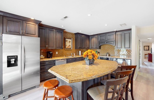 Palm Desert Condo | Lovely condo with sunny patio & onsite pool/tennis - dog-friendly