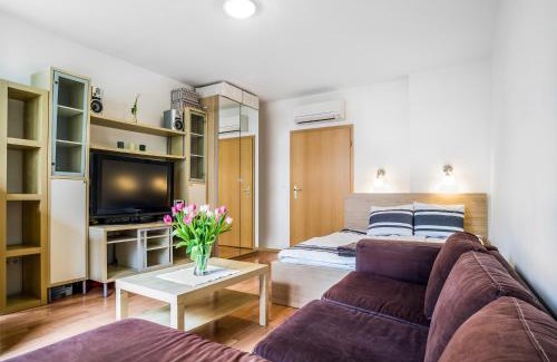 Corvin negyed Apartment | Lovely Corvin Apartment