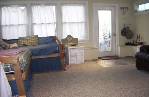 Ortley Beach House | Lovely cottage-1/2 block to beach. Family & pet friendly. 21 L St Seaside Park.