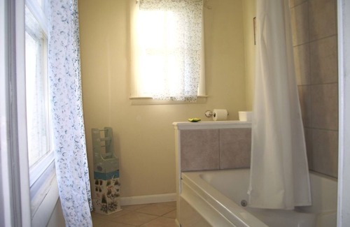 Ortley Beach House | Lovely cottage-1/2 block to beach. Family & pet friendly. 21 L St Seaside Park.