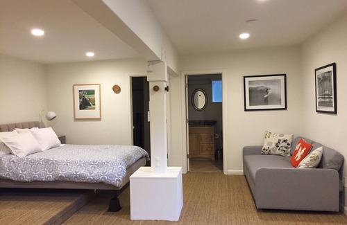 Mill Valley House | Lovely detached studio with mtn view, walking distance to town and hiking trails