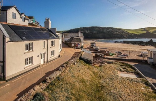 Hope-Cove Cottage | Lovely fisherman's cottage only a few steps down to the beach in South Devon