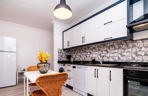 Lara Apartment | Lovely Flat w Pool 5 min to Beach in Antalya