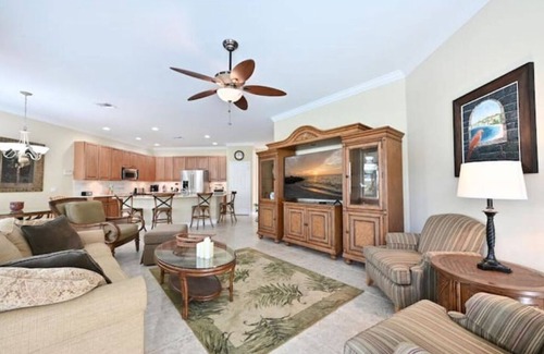 Naples House | Lovely golf villa in Glen Eagle gated community