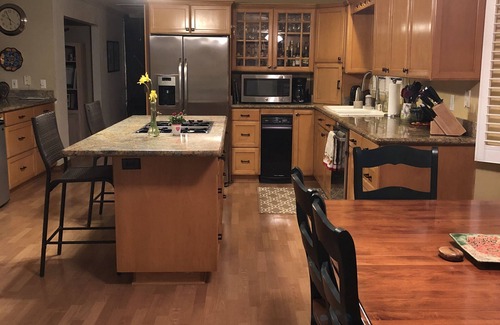 Chico House | Lovely Guesthouse W/Tennis Court & Swimming Pool! Short walk to Bidwell Park!