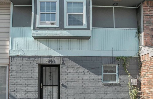 Oklahoma City House | Lovely Home 2-bedroom house in Oklahoma City with WiFi and AC