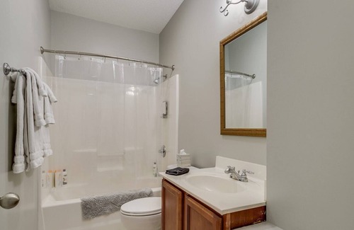 Johnson City House | Lovely home / Great Location - 2 bd, 2 bath, 1 car garage. No smoking. No pets.