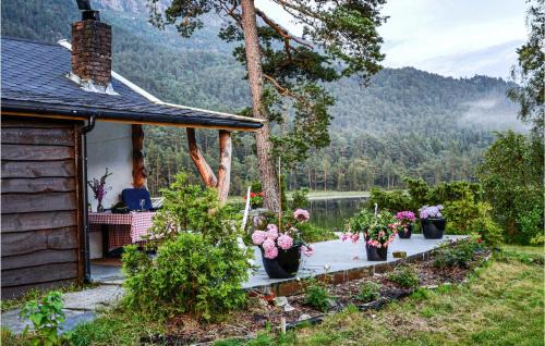 Vindafjord House | Lovely Home In Bjoa With Kitchen