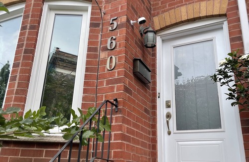 Upper Jarvis House | Lovely home in cabbage town.