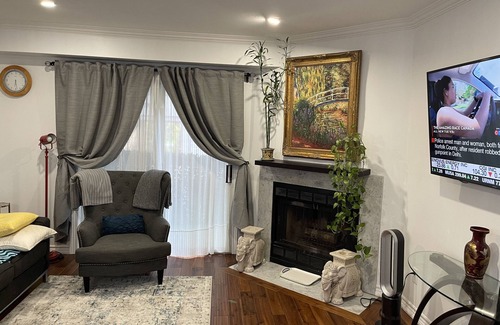 Upper Jarvis House | Lovely home in cabbage town.