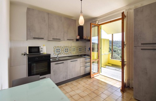 Chiavari House | Lovely home in Chiavari with WiFi