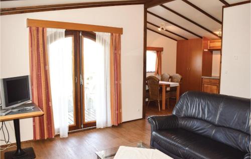 Ferienhausgebiet Hillenseifen House | Lovely Home In Gerolstein With Wifi