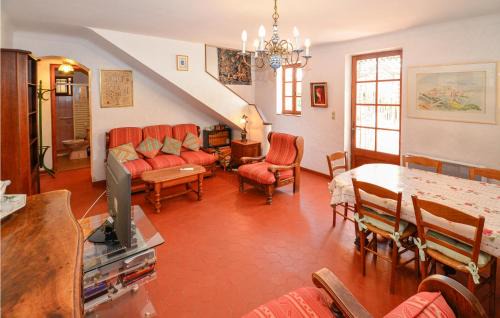 La Garde House | Lovely Home In La Garde With Kitchen