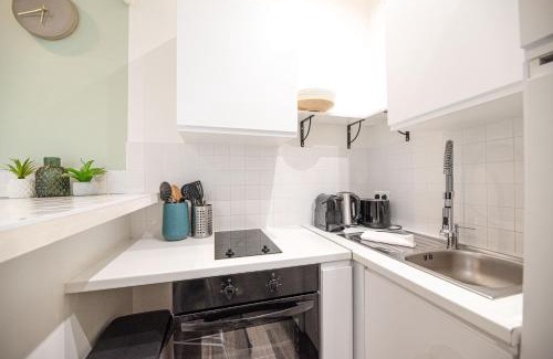 Quartier du Mail Apartment | Lovely Home in Paris Center - AC