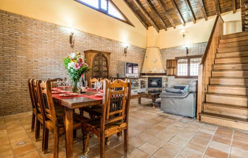 Salar House | Lovely Home In Salar With Kitchen