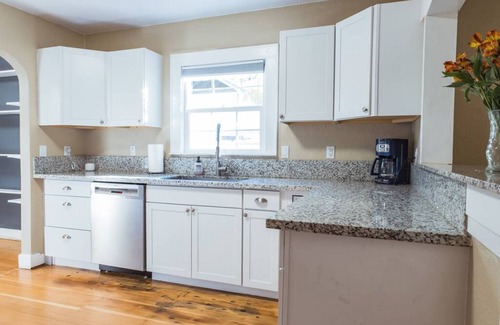 Chico House | Lovely House near Downtown, Your Home away from Home!