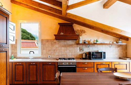 Borghetto Santo Spirito Villa | Lovely apartment in villa for 5 people with pool, WIFI, A/C, balcony and pets allowed