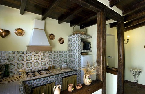 Collesano Villa | Lovely apartment in villa with WIFI, pool, A/C, TV, terrace and panoramic view, close to Cefalù