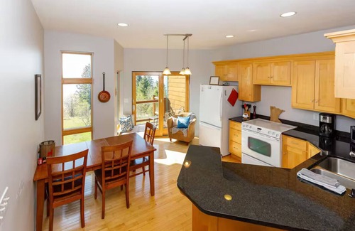 Tofte House | Lovely Lake Superior Waterfront Townhome, Tofte, North Shore of MN.