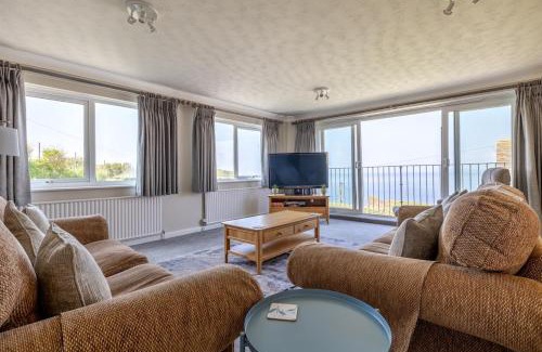 Hope-Cove Apartment | Lovely light and airy 2 bed apartment in Hope Cove, 2 mins from beach!