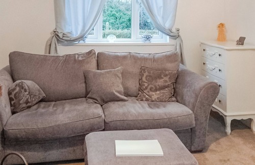 Ipswich Cottage | Lovely little cottage in a quiet location, walking distance to a gastro pub.