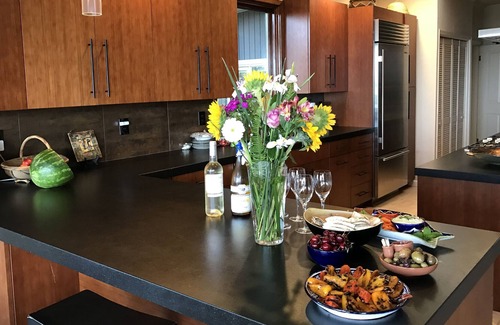Los Gatos House | Lovely Los Gatos Hillside Hideaway. Whole Family/Pod can Work, Study, and Relax.