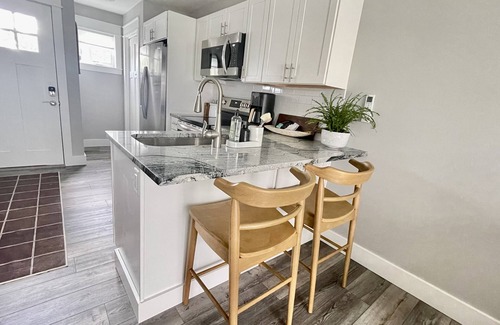 Traverse City House | Lovely, modern townhome located in the heart of Traverse City