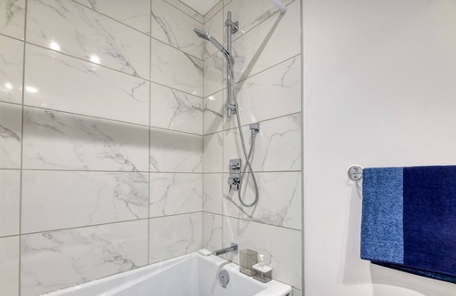 Cartierville Apartment | Lovely new condo