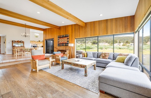 Sea Ranch House | Lovely Oceanfront Getaway, Dog-Friendly, Private Hot Tub, & Shared Pool
