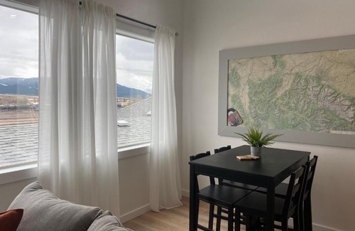 Livingston Apartment | Lovely one bedroom loft with mountain views