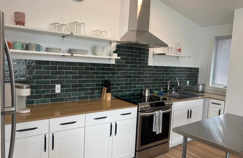 Livingston Apartment | Lovely one bedroom loft with mountain views